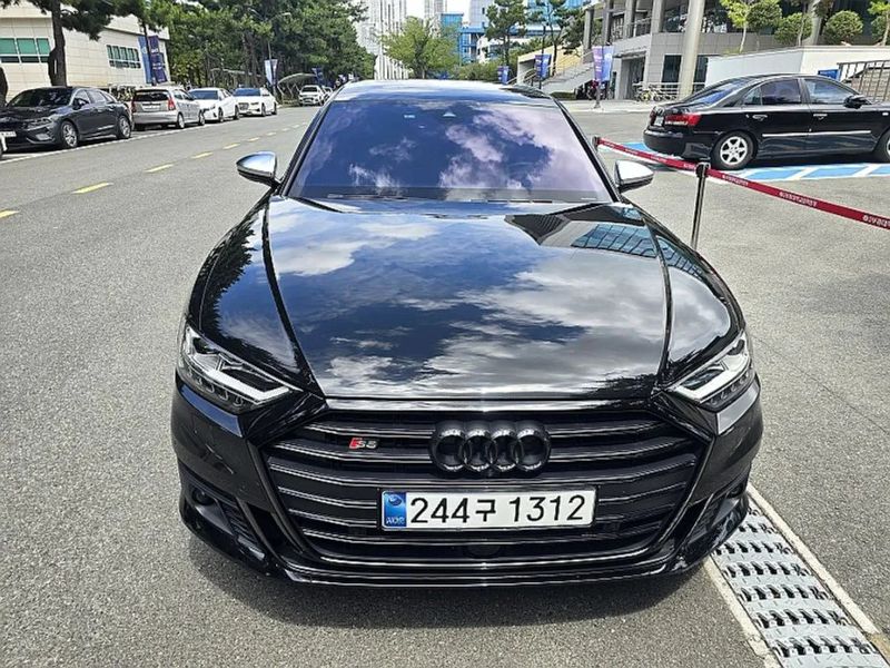 Audi S8
