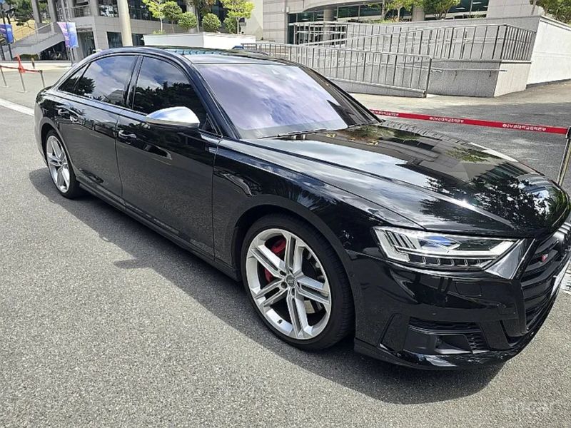 Audi S8
