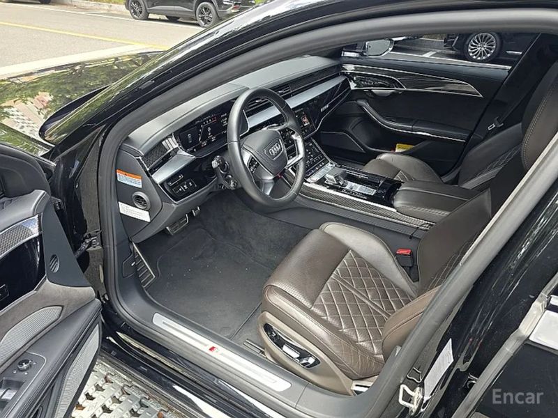 Audi S8