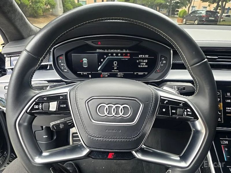 Audi S8