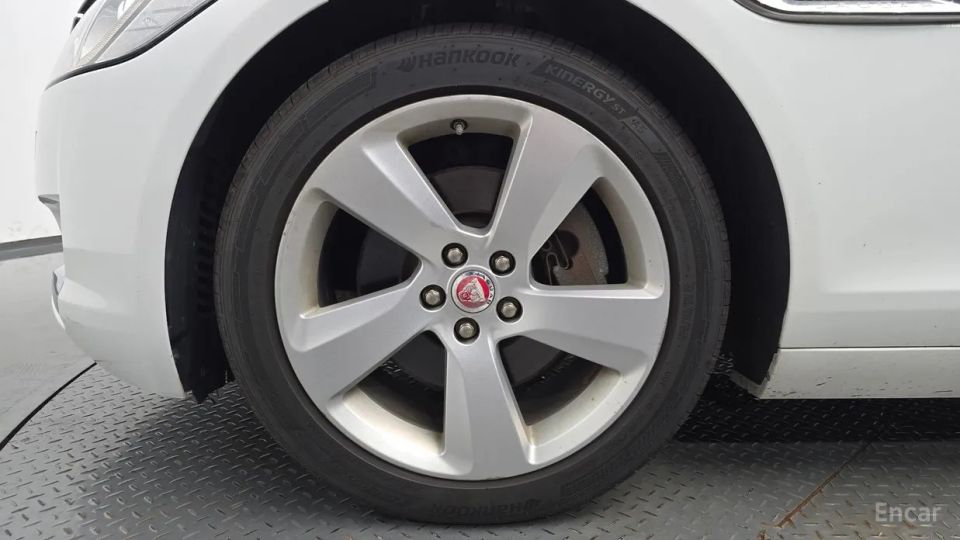Jaguar xf