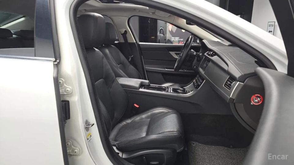 Jaguar xf