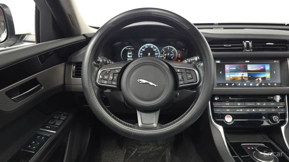 Jaguar xf