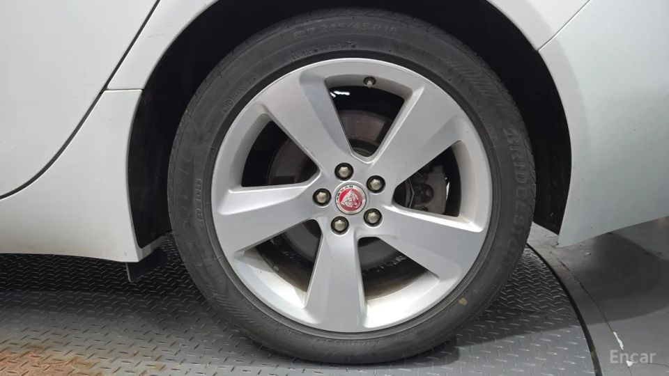 Jaguar xf
