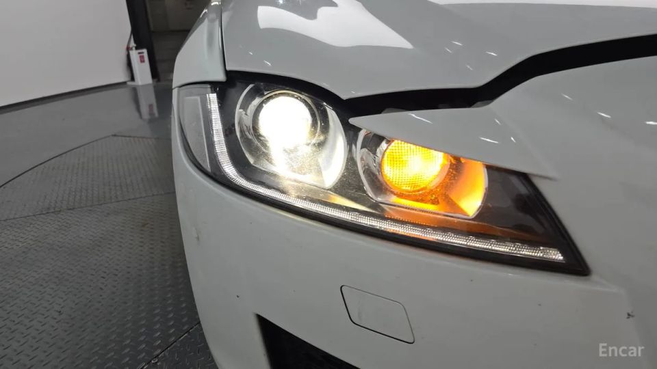 Jaguar xf