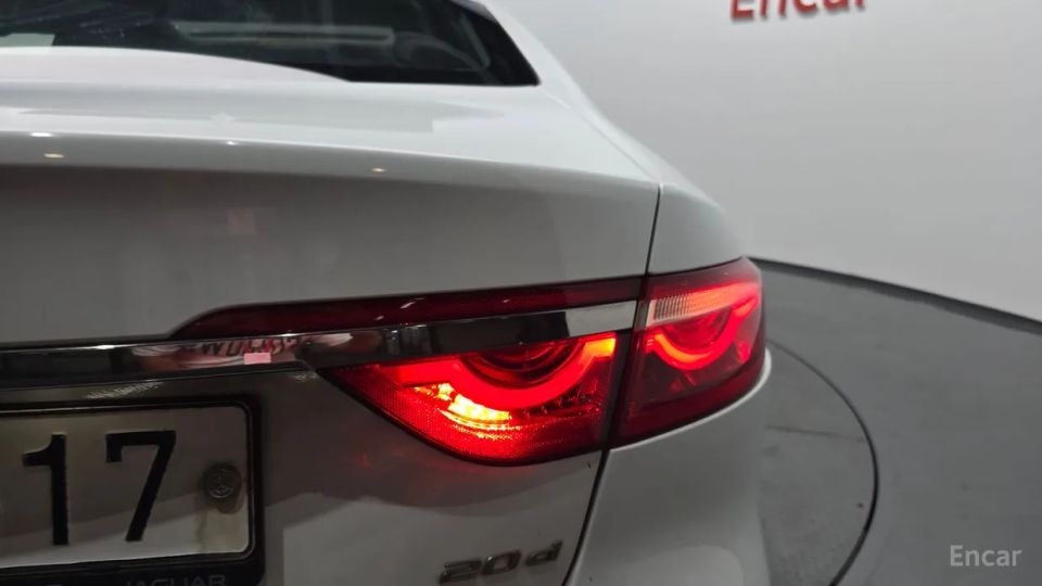 Jaguar xf