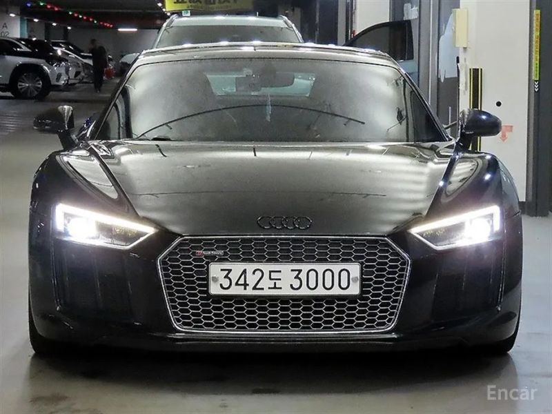 Audi R8