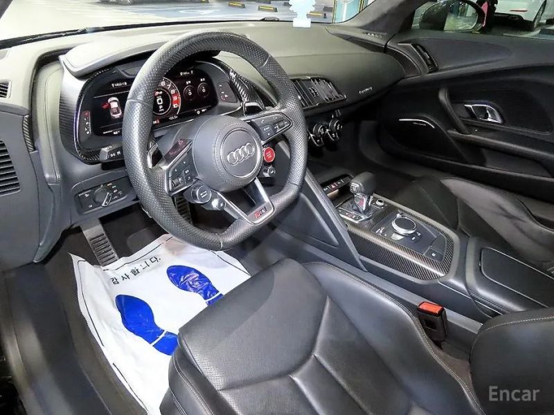 Audi R8