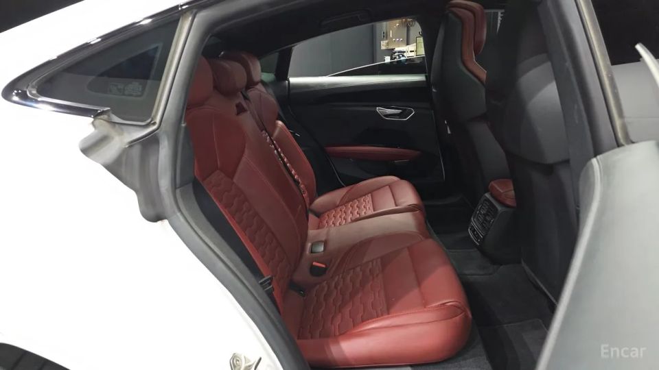 Audi E-tron GT