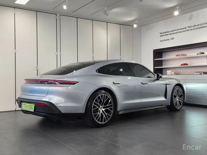 Porsche Taycan