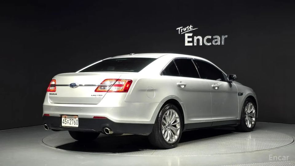 Ford Taurus