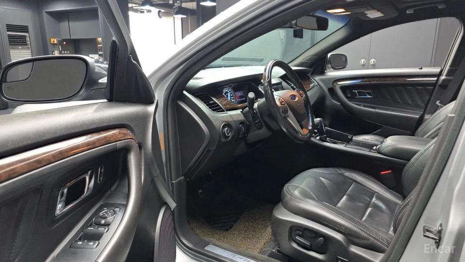 Ford Taurus