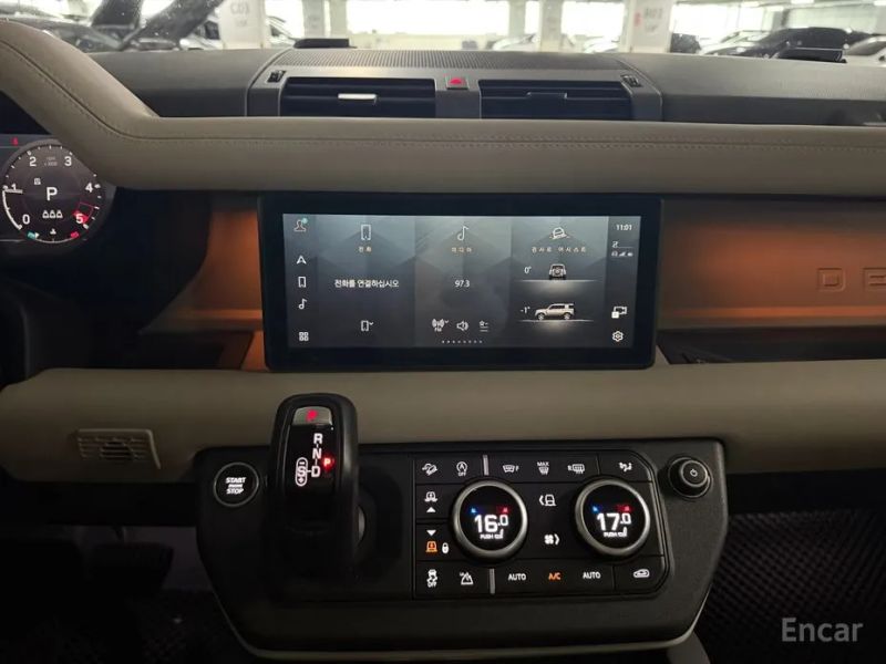 Land Rover Defender