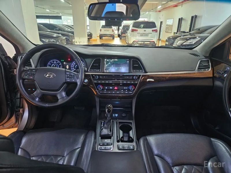 Hyundai Aslan