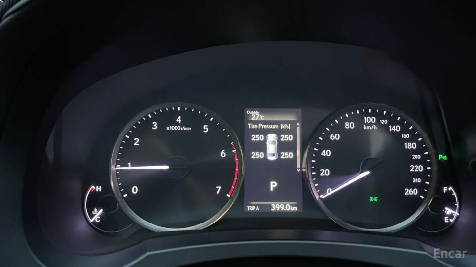 Lexus IS