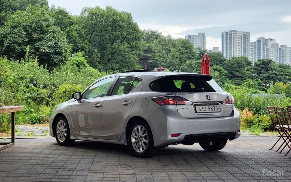 Lexus CT200h