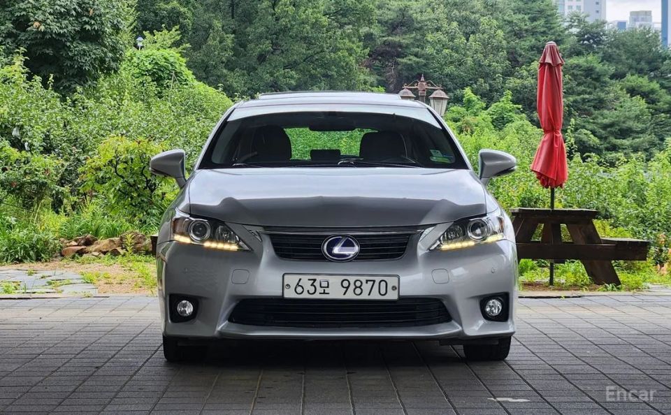 Lexus CT200h