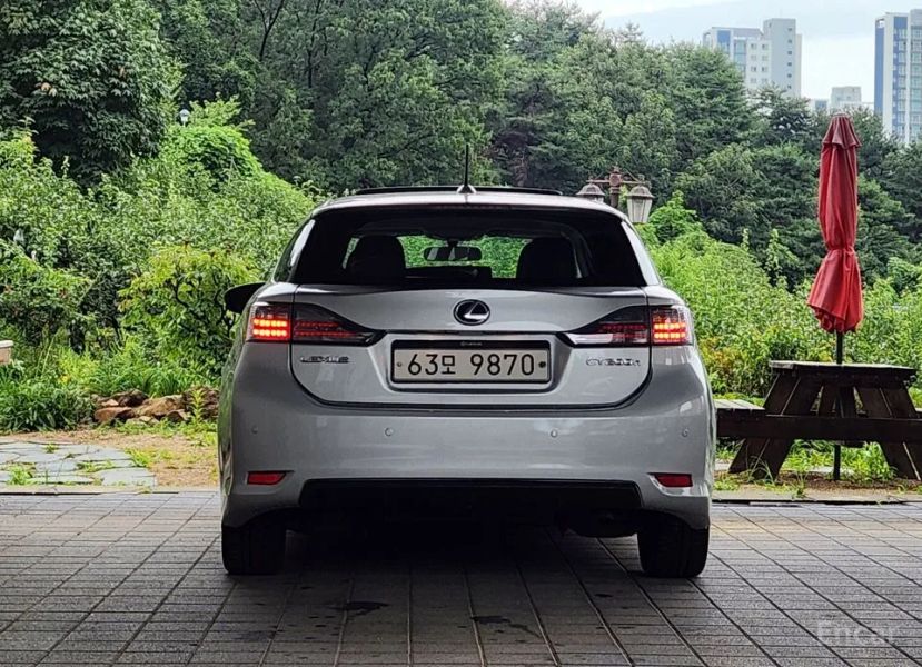 Lexus CT200h