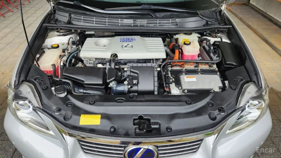 Lexus CT200h