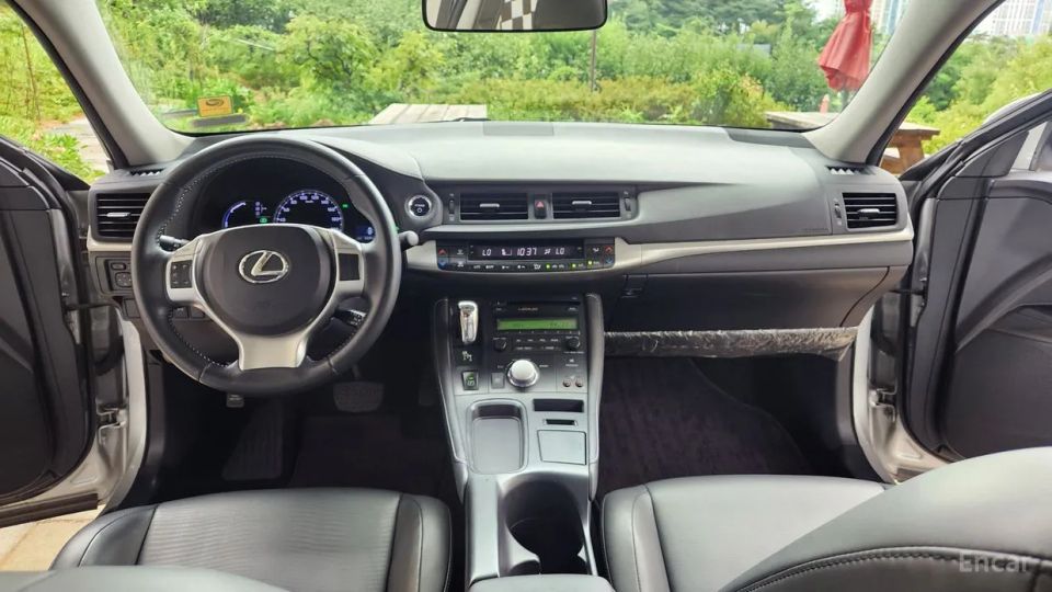 Lexus CT200h