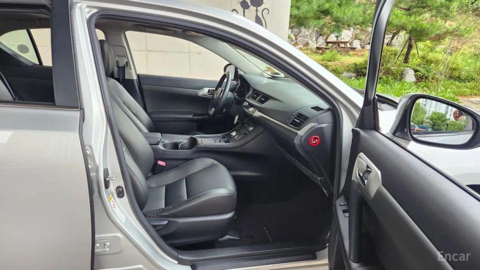 Lexus CT200h