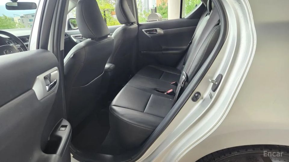Lexus CT200h