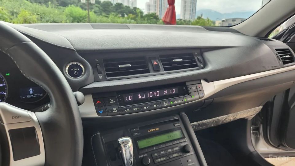 Lexus CT200h