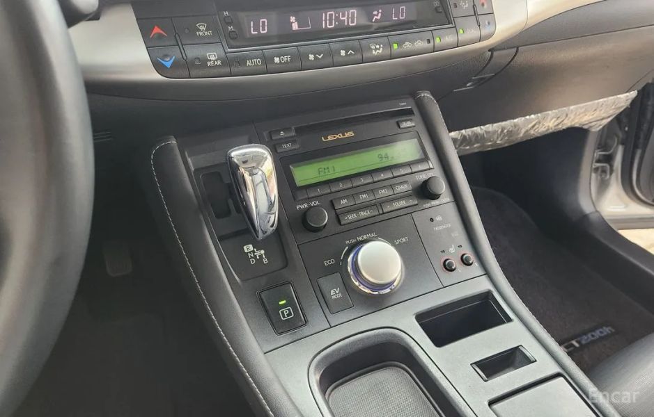 Lexus CT200h