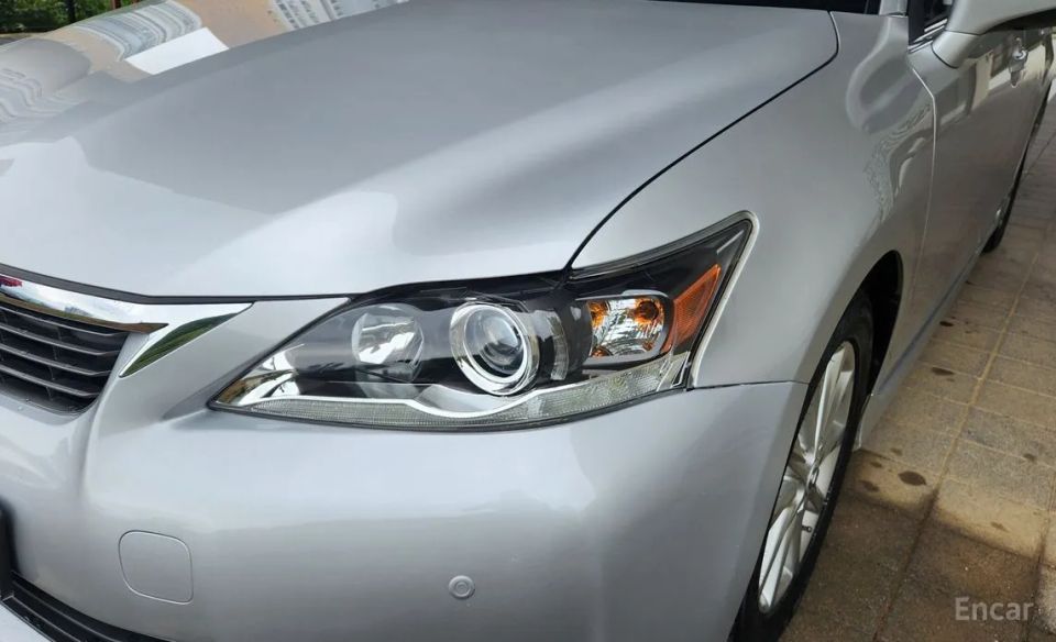 Lexus CT200h