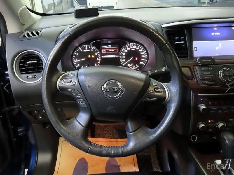 Nissan pathfinder