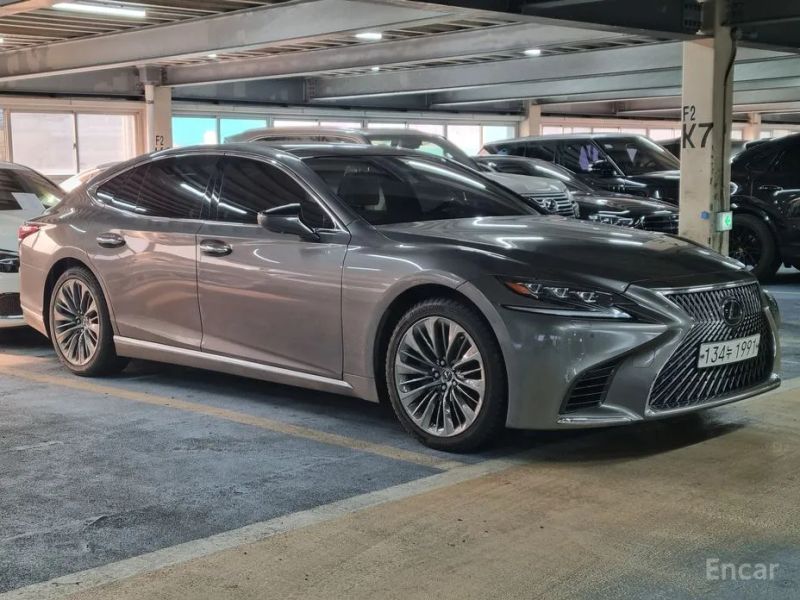Lexus LS