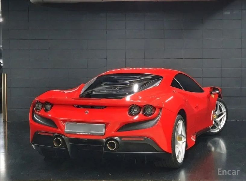 Ferrari F8