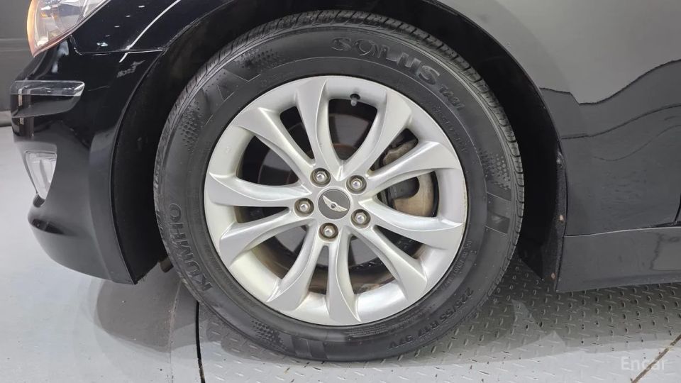 Hyundai Genesis