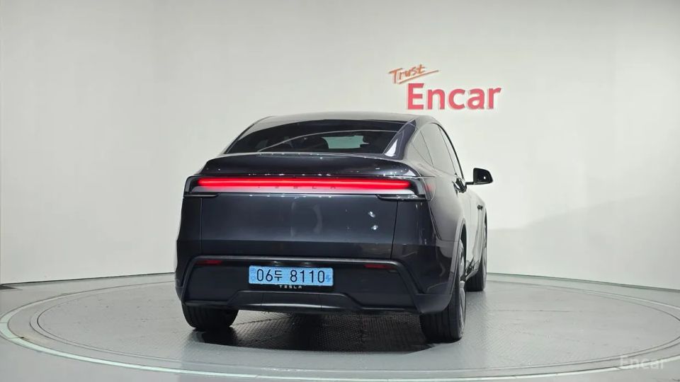 Tesla model-y