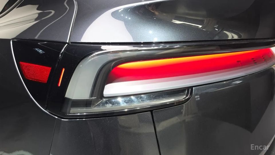 Tesla model-y