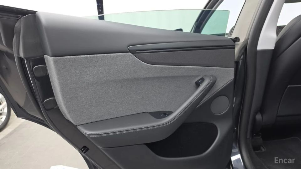 Tesla model-y