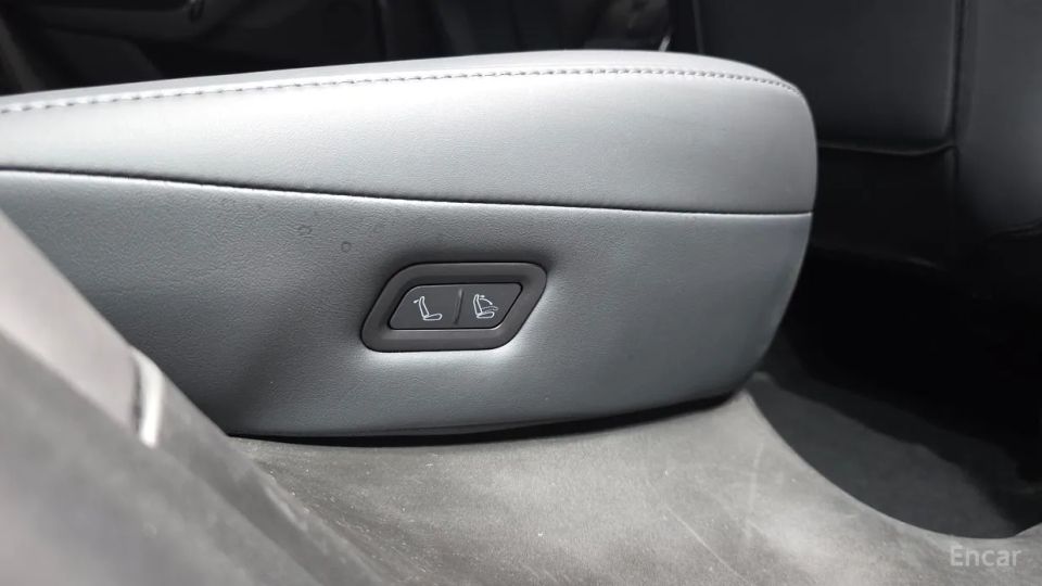 Tesla model-y