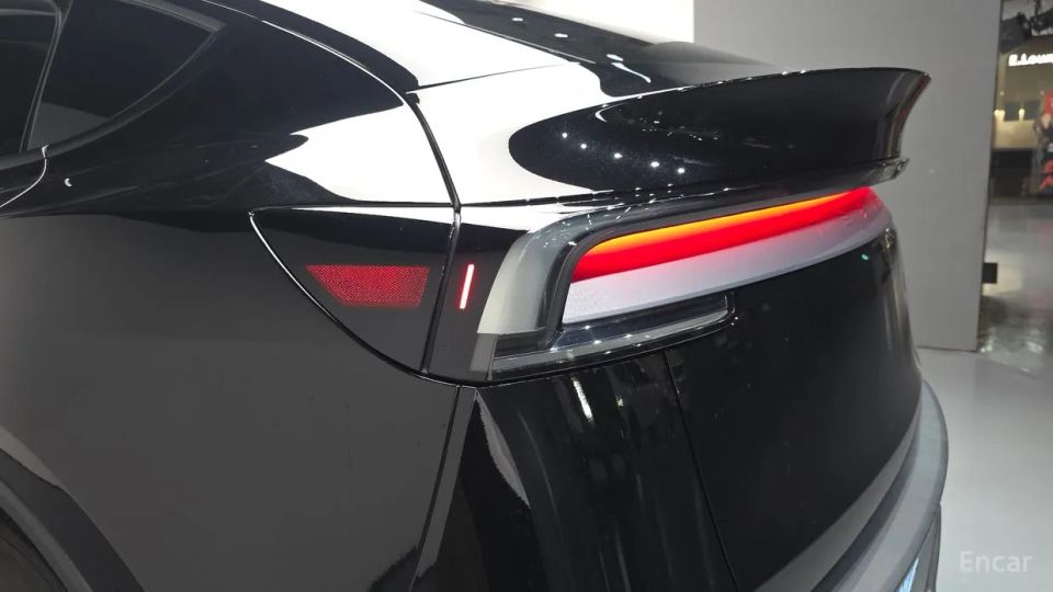 Tesla model-y