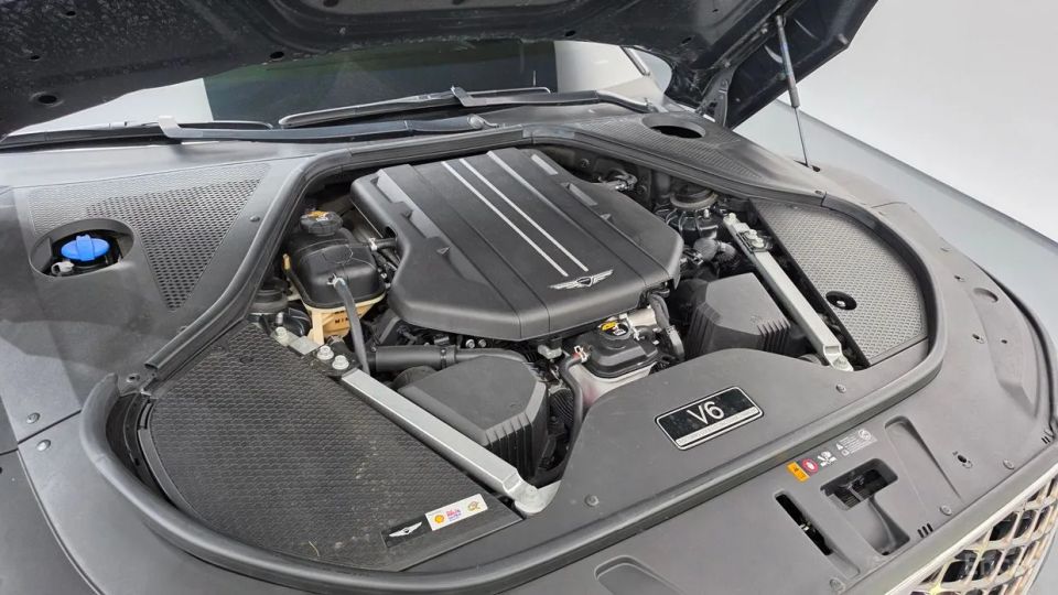Genesis G90