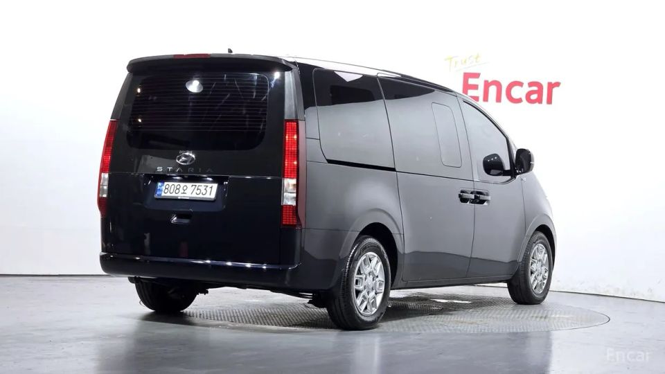 Hyundai Staria