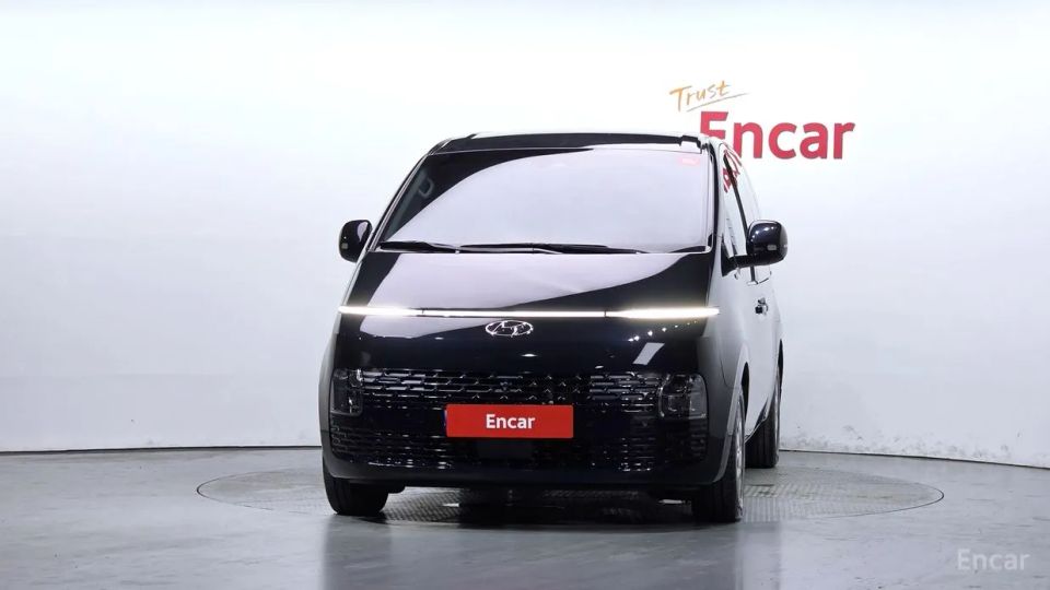 Hyundai Staria