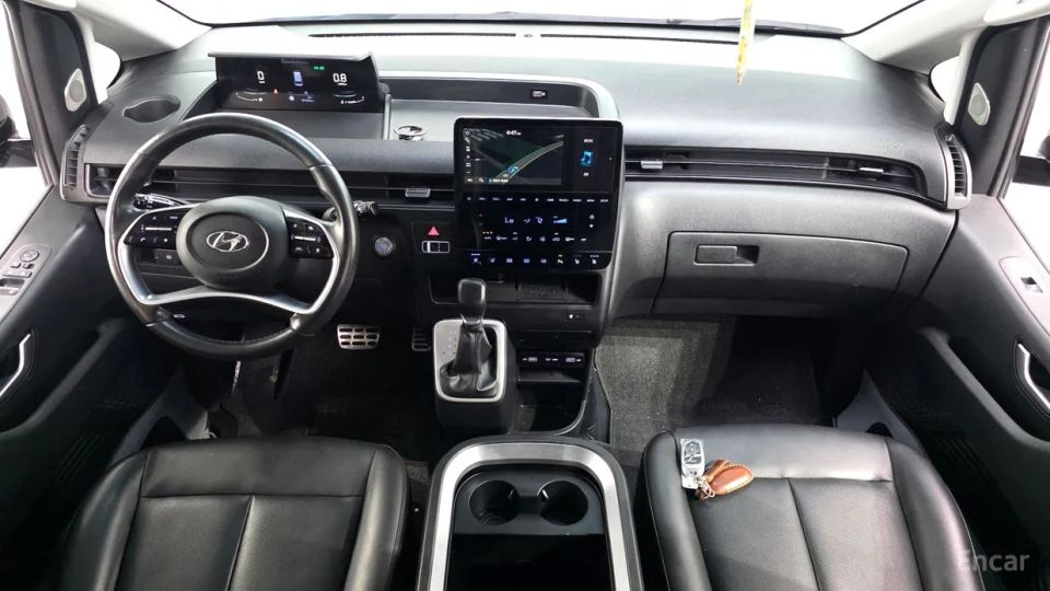 Hyundai Staria
