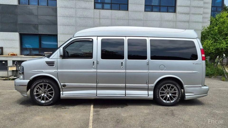 Chevrolet Express Van
