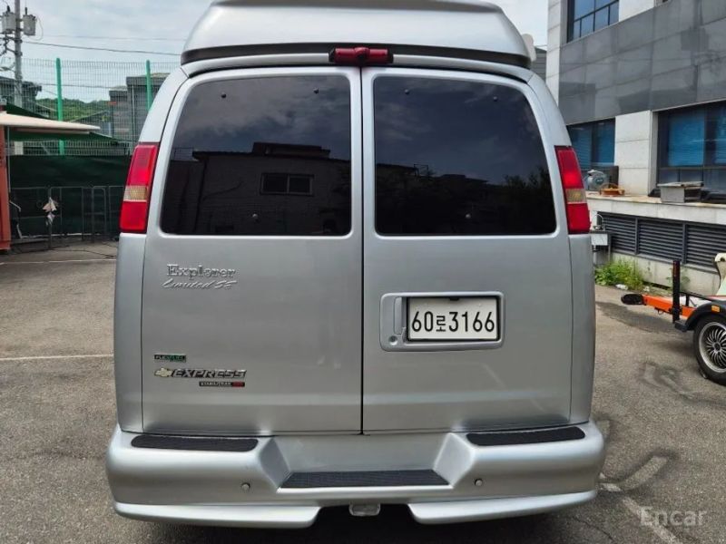 Chevrolet Express Van