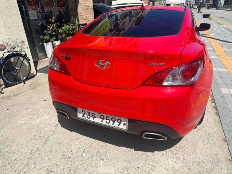 Hyundai Genesis