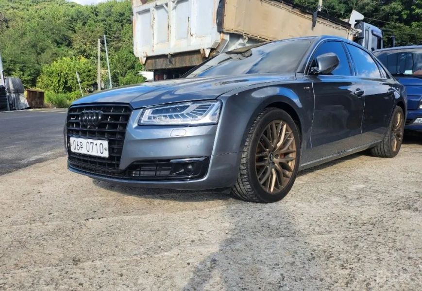 Audi A8