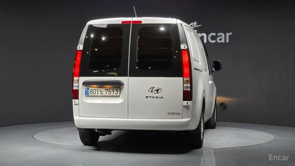 Hyundai Staria