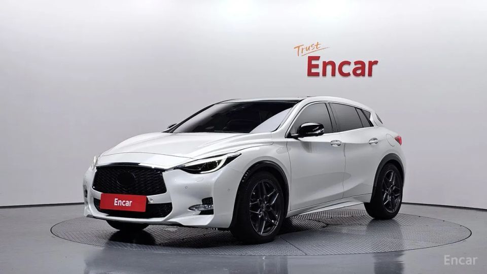 Infiniti Q30