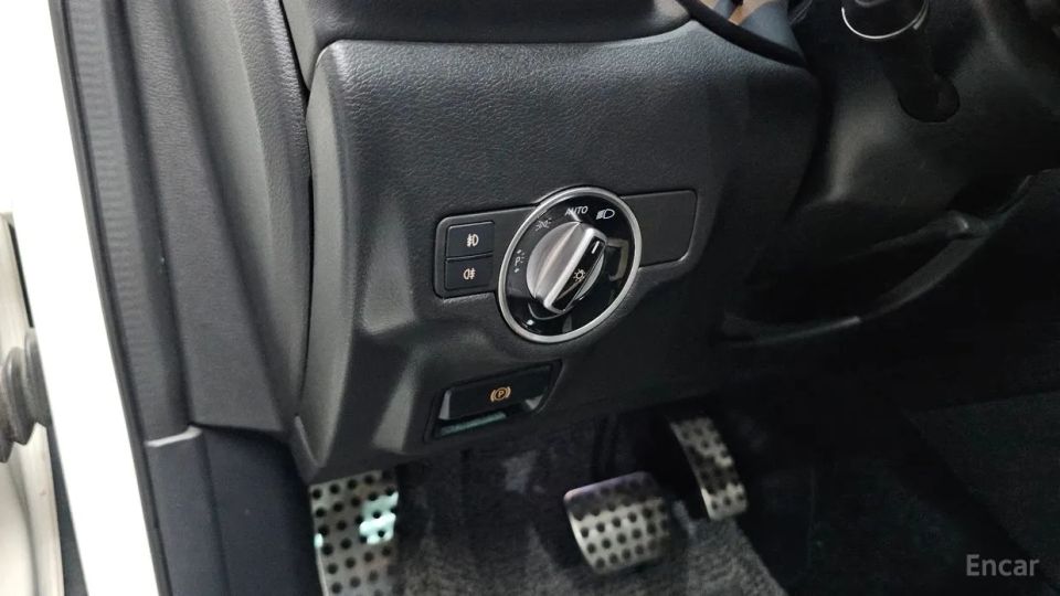 Infiniti Q30