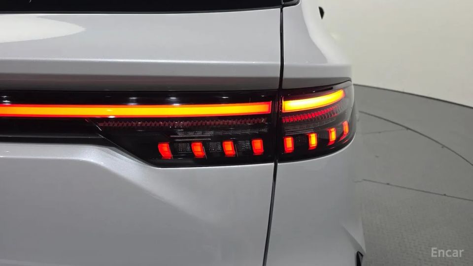 Renault-KoreaSamsung Grand Koleos